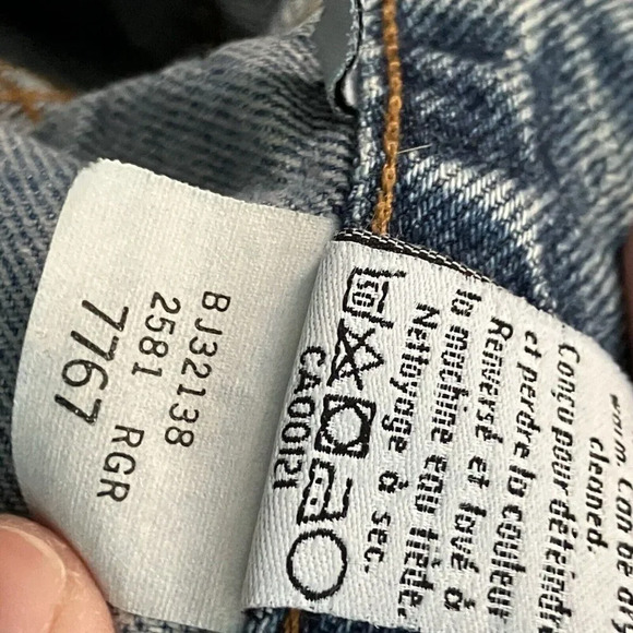 Vintage Calvin Klein Light Wash Blue Mom Jeans Made  in Canada 31" - Picture 7 of 11